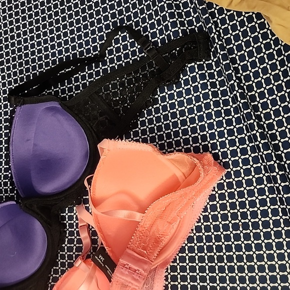 2 Bras - Rene Rofe - 34A - Picture 7 of 11